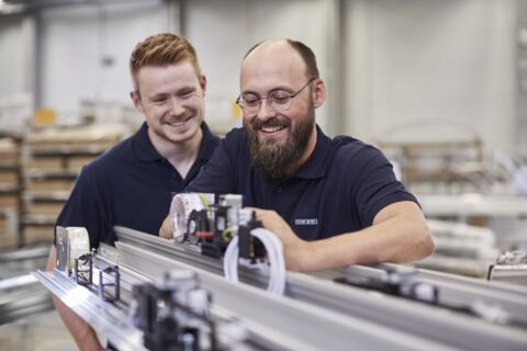 GEZE Employee photo shoot 2018: Manufacturing quality assurance