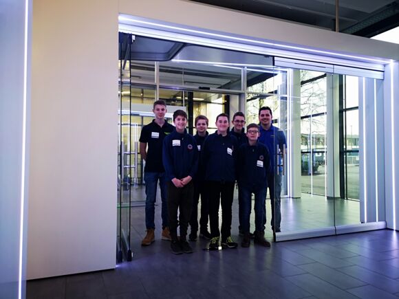 THW Youth visiting GEZE