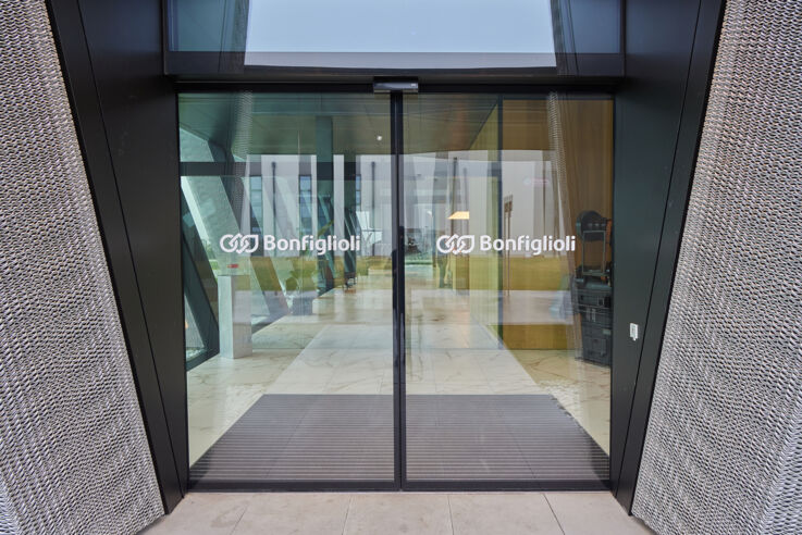 GEZE ITA- Comunicato Stampa HQ Bonfiglioli - ingresso esterno