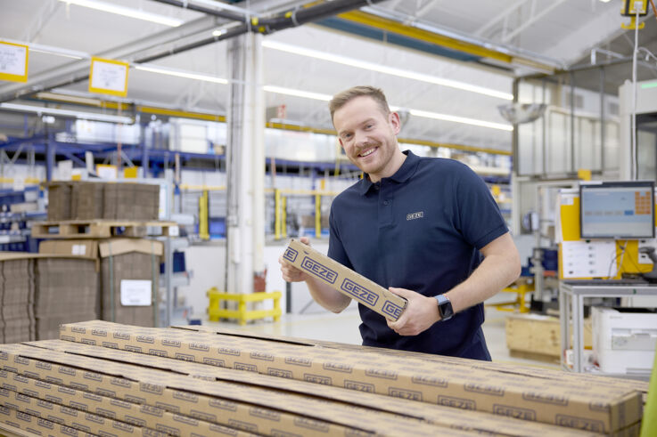 Production employee at GEZE GmbH