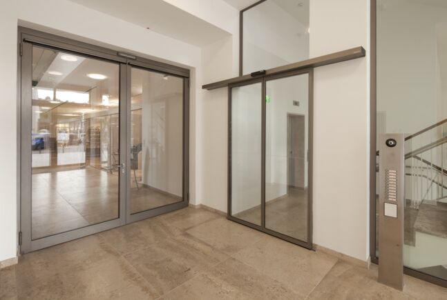 Custom solution in the building of the Catholic Church Barrier-free access is ensured thanks to the Slimdrive SL-FR + TSA 160 NT F-IS + RSZ 5 + GC 334