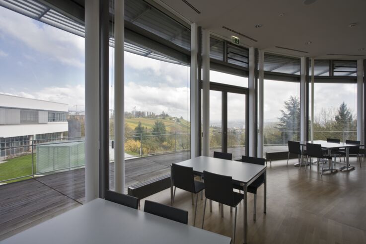 Pavilion of the Robert Bosch Hospital in Stuttgart, with GEZE automatic window and door systems.