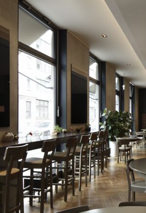 OL 90 N, Hotel Amano Opliggende platvorm-bovenlichtopener met een openingsbreedte van 170 mm