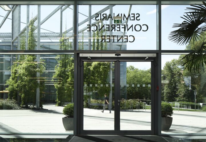 TSA 160 NT-IS at the FU Campus Dahlem