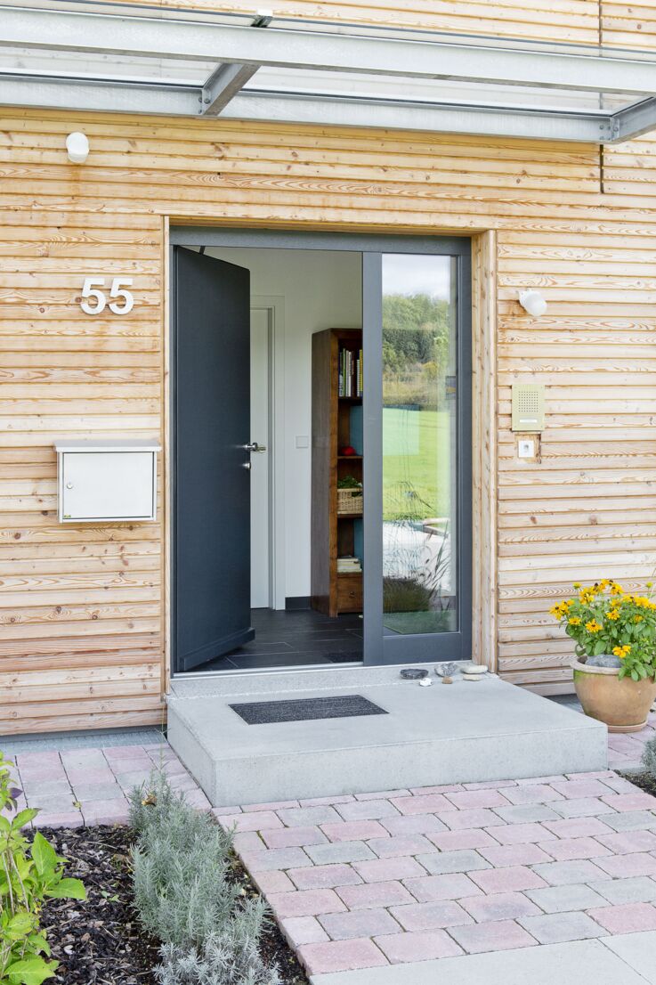 GEZE ECturn Inside swing door drive, private house