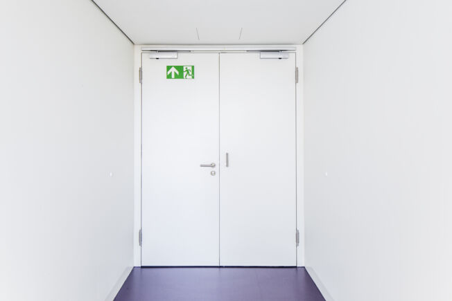 The fire section doors close securely and reliably in the event of danger.