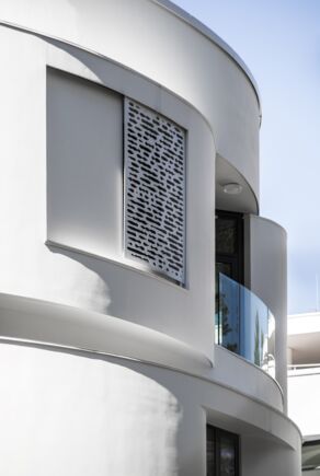 Luxe wooncomplex KADO KARIM Of het nu gaat om openbare of particuliere toepassingen, in grotere of kleinere objecten, in nieuwe of bestaande gebouwen   oplossingen van GEZE maken het dagelijks leven gemakkelijker voor inwoners en gebruikers en de eigenaren van een gebouw.