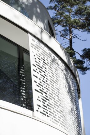 Luxe wooncomplex KADO KARIM Of het nu gaat om openbare of particuliere toepassingen, in grotere of kleinere objecten, in nieuwe of bestaande gebouwen   oplossingen van GEZE maken het dagelijks leven gemakkelijker voor inwoners en gebruikers en de eigenaren van een gebouw.