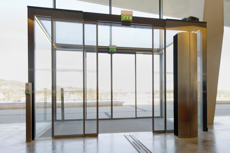 Türtechnologie von GEZE im Internationalen Zentrum für Höhlenkunst. Foto: Jean-Luc Kokel für GEZE GmbH