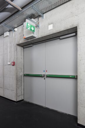 Retractable arm drive RWA K 600 emergency exit Retractable arm drive RWA K 600 to emergency exit for escape route, double leaf with closing sequence control. Installed at the Tissot Arena Biel.