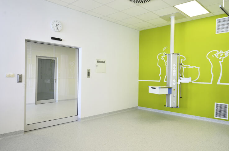 Hermetically sealing sliding door systems with Powerdrive HT drives for large and heavy door leaves 