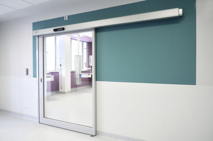 Sliding doors in a hospital to the operating room