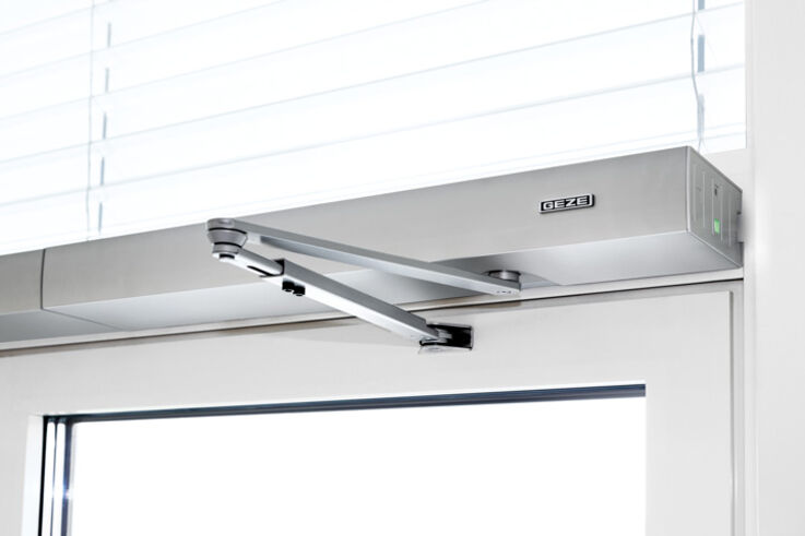 Automatic door drives - They can no longer be ignored in our day-to-day lives: We encounter automatic swing doors at every turn, in shopping centres, office buildings, airports or houses.