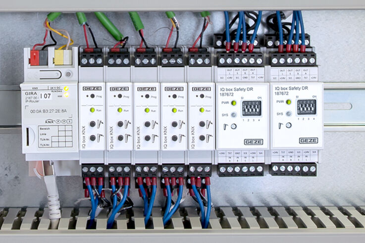 Gateway - Ved bygningsautomatisering sørger vi for, at de enkelte tekniske opgaver i din Smart Building er tilpasset til hinanden. Ved hjælp af åbne kommunikationsstandarder sørger vi for interoperabilitet og fremtidssikkerhed.