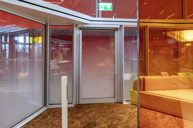 GEZE Powerturn with GC 338 sensor strip The largest science centre in Germany, the experimenta in Heilbronn. Equipped with innovative GEZE technology, it offers its visitors a unique world of knowledge and experience.