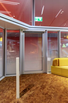 GEZE Powerturn with GC 338 sensor strip The largest science centre in Germany, the experimenta in Heilbronn. Equipped with innovative GEZE technology, it offers its visitors a unique world of knowledge and experience.