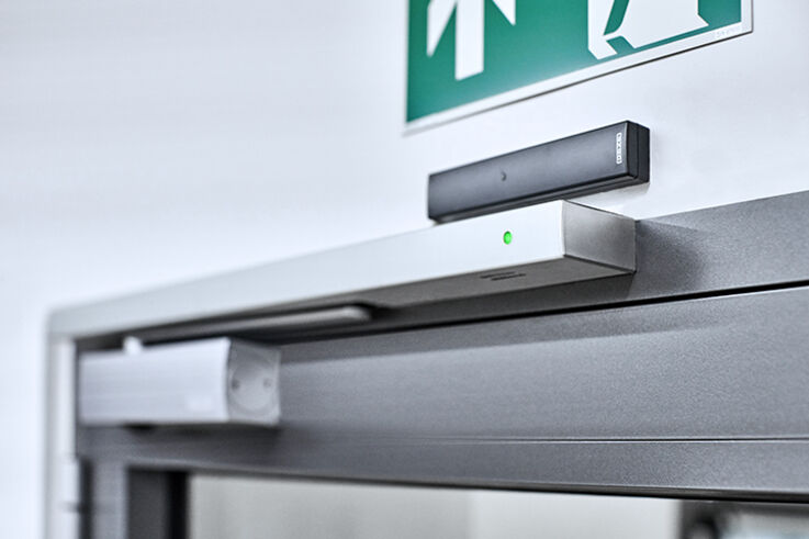 Accessories for swing doors - Swing doors have to meet a wide range of requirements - clever components expand capabilities. Activation devices and sensors make hinged doors barrier-free and prevent accidents.