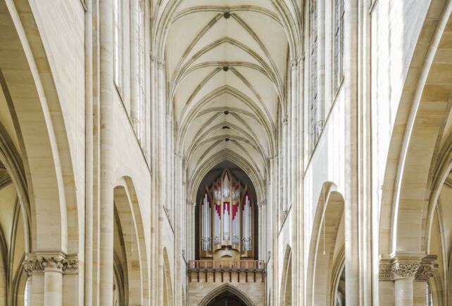 Interior view of the Magdeburg Cathedral © Stefan Dauth / GEZE GmbH