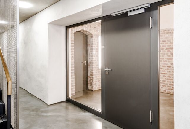 Fire doors with GEZE door closer in the Magdeburg Cathedral. © Stefan Dauth / GEZE GmbH