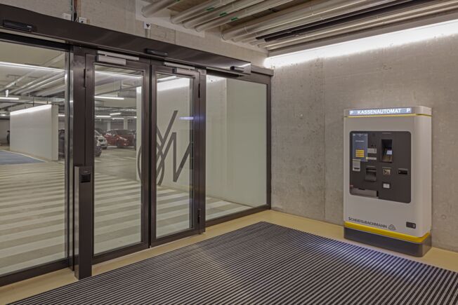 Porte coulissante automatique Powerdrive PL EI30, Centre athlétique Oym, Suisse Système de porte coulissante automatique pour portes coupe-feu avec catégorie de résistance EI30