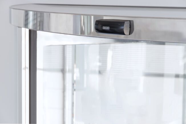 GC 308 to Revo.PRIME revolving door The GC 308 R for automatic swing door systems and revolving doors sets new standards due to its compact design and simplified commissioning. Especially in high-traffic buildings, it is important to avoid unwanted door openings through optimised cross-traffic fade-out
