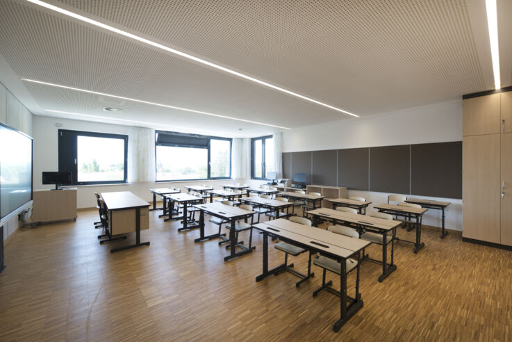 View of a classroom in the school centre of the Grundäckergasse secondary school in Vienna