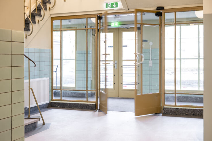 Entrance door at HBS Kampen