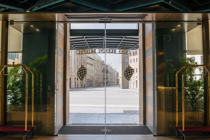 GEZE ITA_Hotel Bernini Bristol_ripresa dell'intero sistema automatico vista interna GEZE ITA_Hotel Bernini Bristol_ripresa dell'intero sistema automatico vista interna