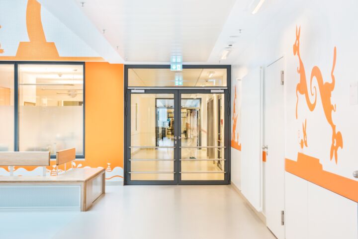 Fire protection doors play an important role in preventive fire protection. They form safe fire sections and prevent the spread of fire to adjoining sections or other parts of the building.