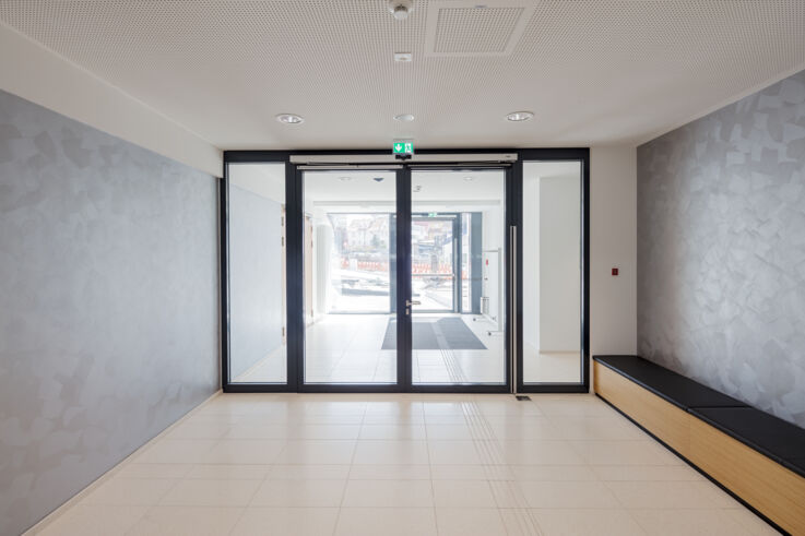 Glasslagdør til rådkammeret. Bilde: Jürgen Pollak for GEZE GmbH