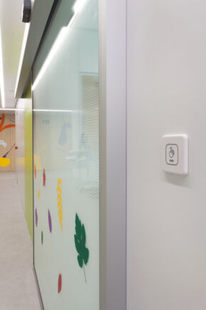 SJD Paediatric Cancer Centre Non-contact proximity switch GC 307+ for activation of automatic doors in the Paediatric Cancer Centre Barcelona.